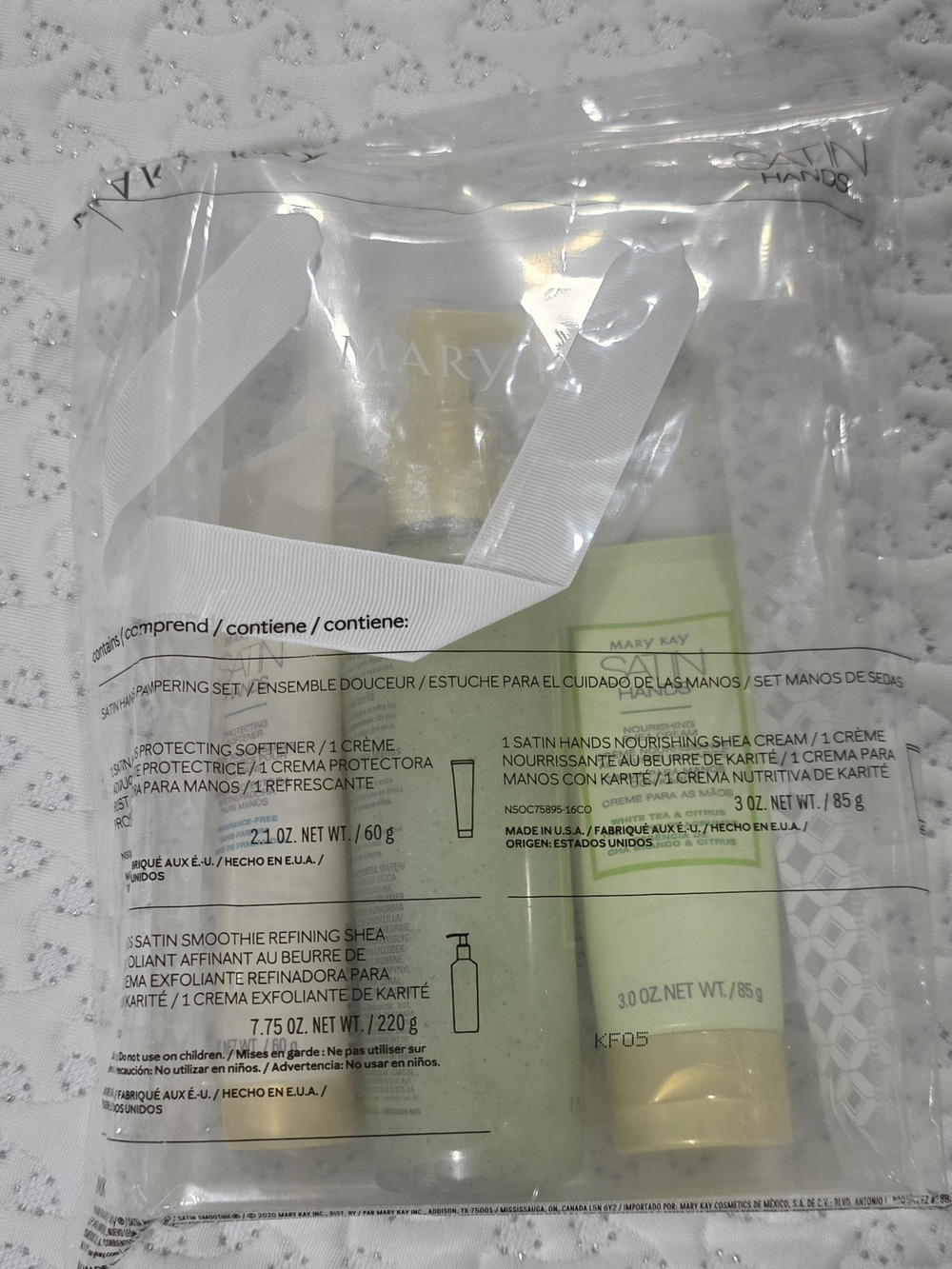 Mary Kay White & Light Green Shea Hand Care Set